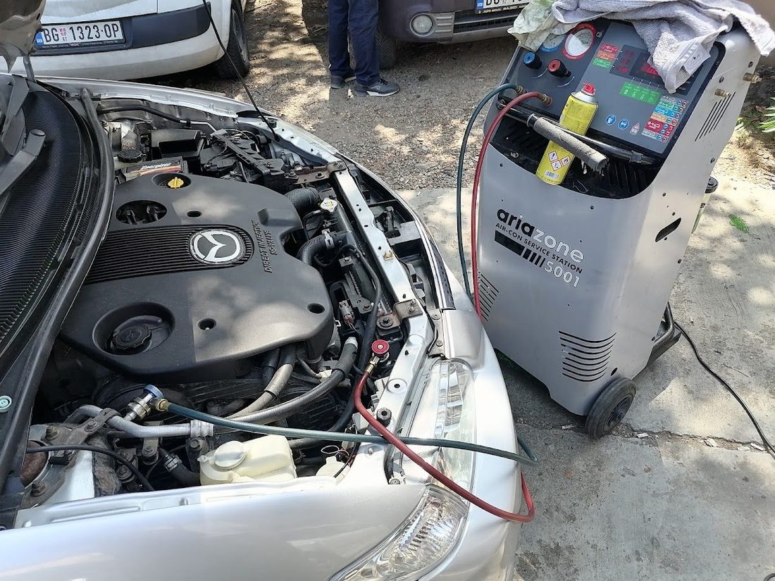 Punjenje auto klime